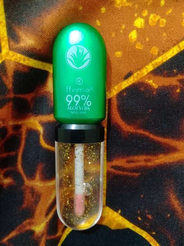 Flormar Aloe Vera Shiny Color-Changing Lip Oil - Image 4